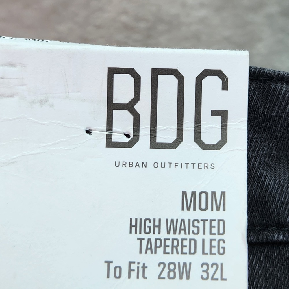 BDG Urban Outfitters Mom High Waisted‎ Tapered Leg Jeans Black Denim W28 L32 - Picture 6 of 11